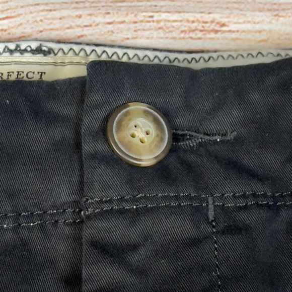 Womens Old Navy black Bermuda shorts size 6 low rise Perfect Bermudas - Picture 4 of 13